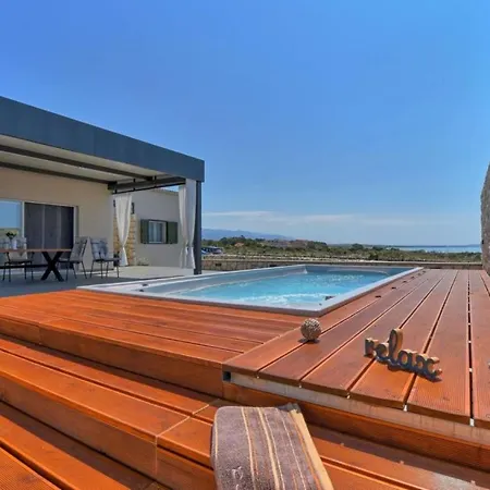 Holiday Ira- With Pool Holiday home