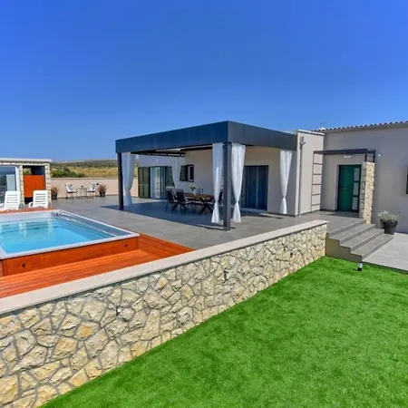 Holiday Ira- With Pool Holiday home *