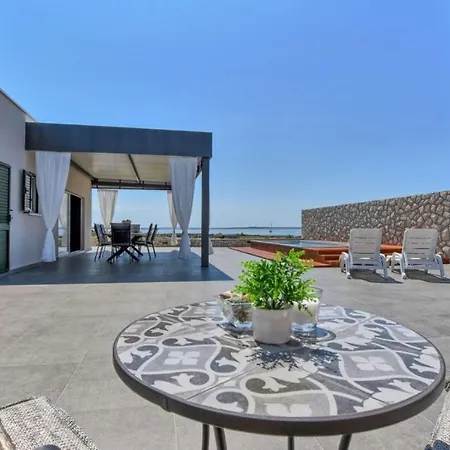 Holiday Ira- With Pool Holiday home *