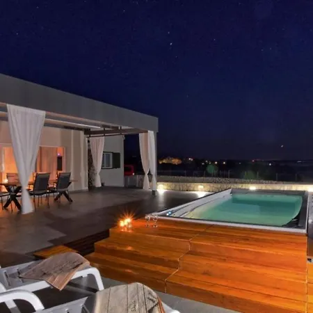 Holiday Ira- With Pool Holiday home Kosljun